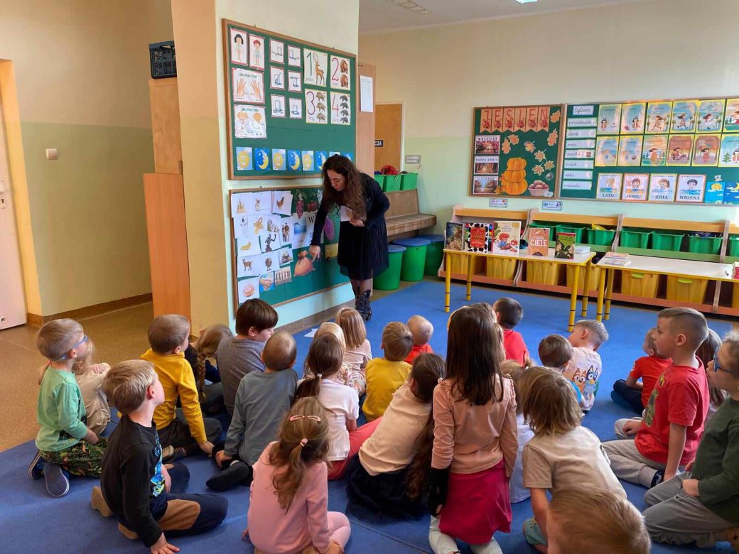 Spotkanie z autorka książek dla dzieci panią Izabelą Michtą - Zdjęcie 7