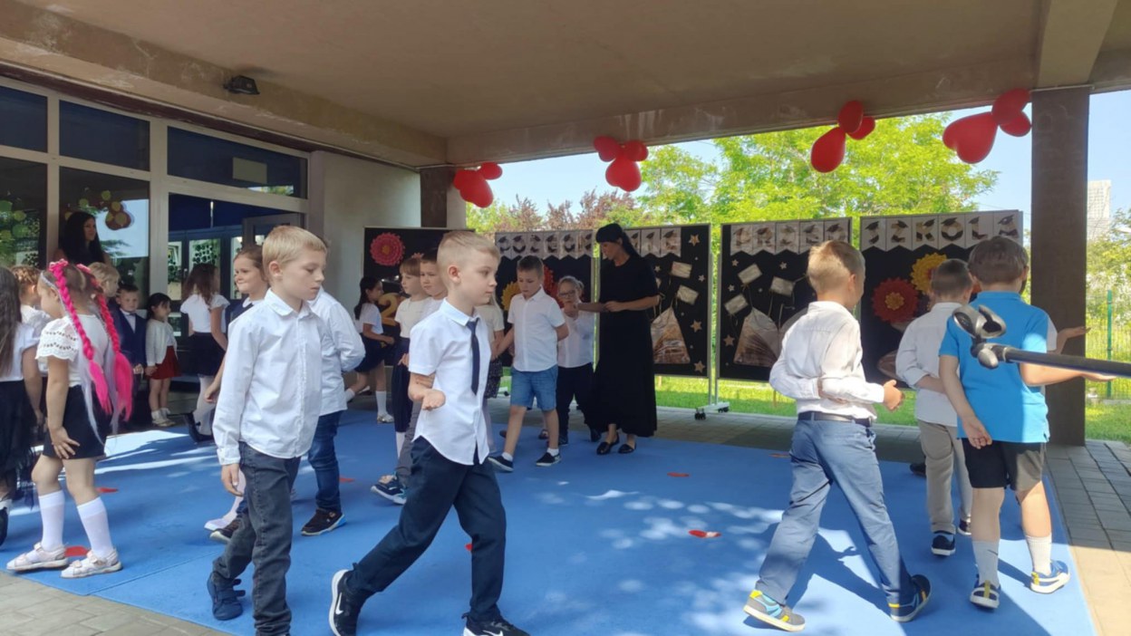 Pożegnanie dzieci odchodzących do szkoły: Czerwiec 2025 - Zdjęcie 73