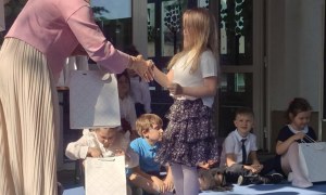Pożegnanie dzieci odchodzących do szkoły: Czerwiec 2025 - Zdjęcie 25