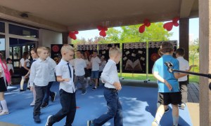 Pożegnanie dzieci odchodzących do szkoły: Czerwiec 2025 - Zdjęcie 72