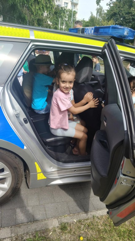 Spotkanie z funkcjonariuszem policji- Bezpieczne Wakacje 2025 - Zdjęcie 2