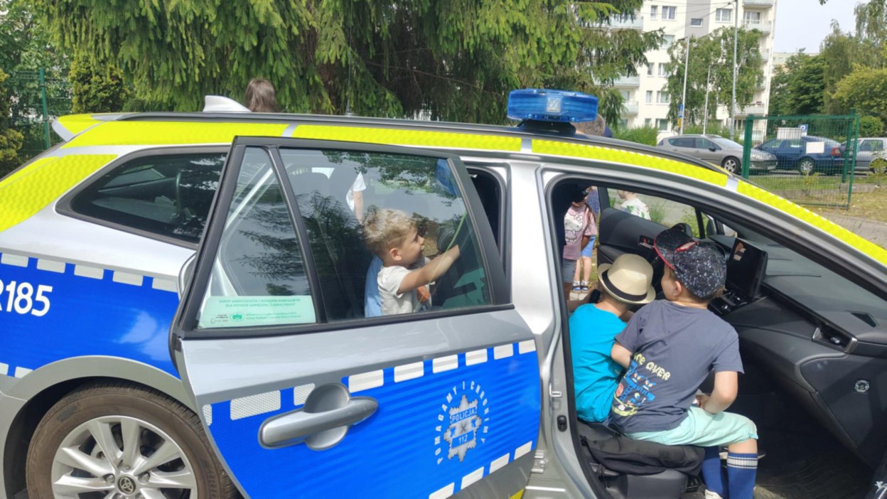 Spotkanie z funkcjonariuszem policji- Bezpieczne Wakacje 2025 - Zdjęcie 10