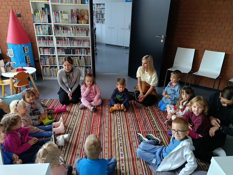 Sówki: Wyjście do biblioteki - Zdjęcie 1