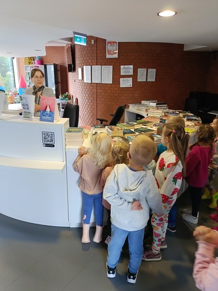 Sówki: Wyjście do biblioteki - Zdjęcie 17