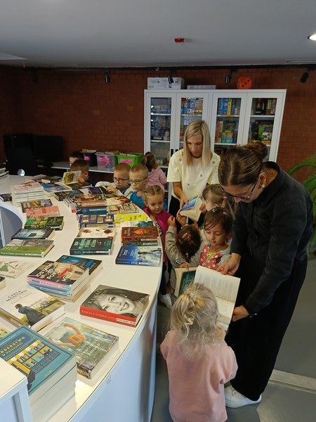 Sówki: Wyjście do biblioteki - Zdjęcie 24