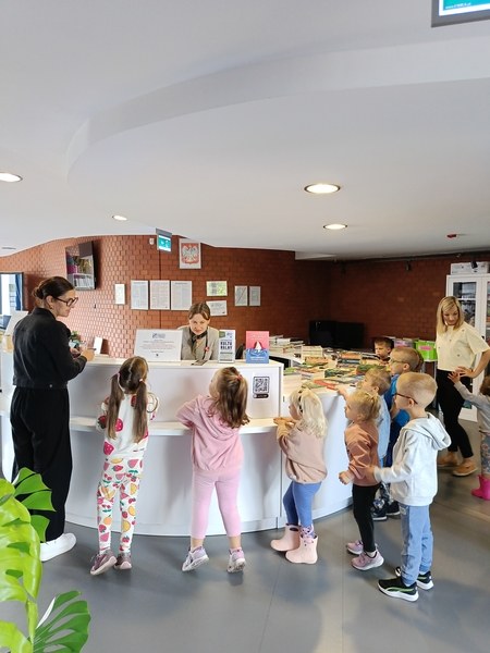 Sówki: Wyjście do biblioteki - Zdjęcie 38