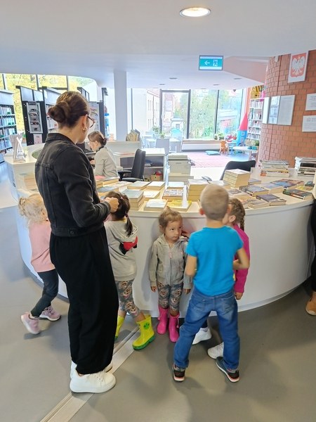 Sówki: Wyjście do biblioteki - Zdjęcie 41