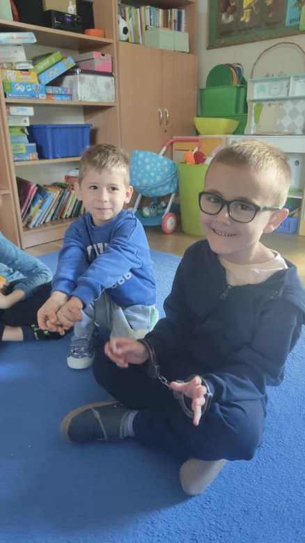 Spotkanie z Policjantem: Bezpieczna Droga Do Przedszkola - Zdjęcie 5