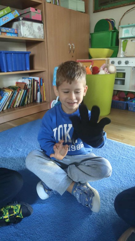 Spotkanie z Policjantem: Bezpieczna Droga Do Przedszkola - Zdjęcie 17