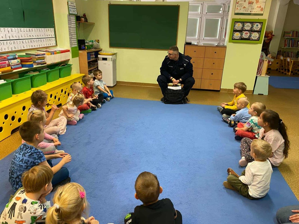 Spotkanie z Policjantem: Bezpieczna Droga Do Przedszkola - Zdjęcie 18