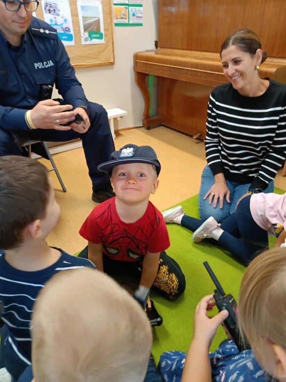 Spotkanie z Policjantem: Bezpieczna Droga Do Przedszkola - Zdjęcie 28