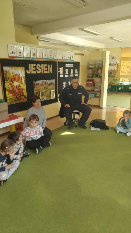 Spotkanie z Policjantem: Bezpieczna Droga Do Przedszkola - Zdjęcie 43