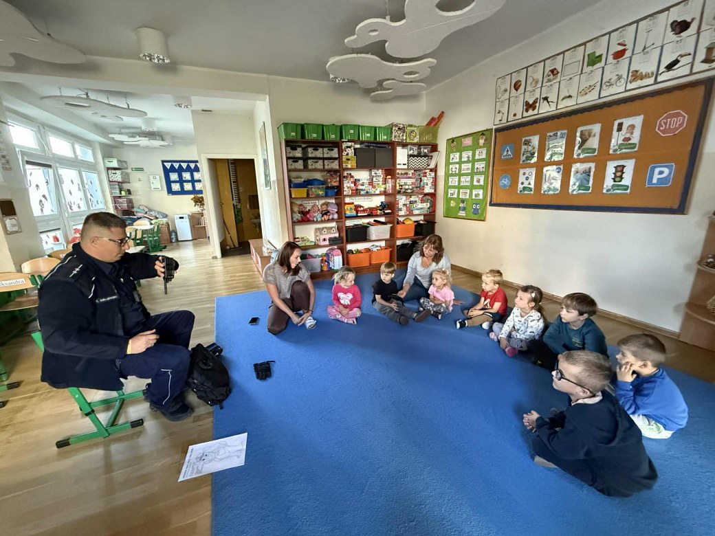 Spotkanie z Policjantem: Bezpieczna Droga Do Przedszkola - Zdjęcie 52