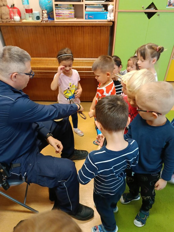 Spotkanie z Policjantem: Bezpieczna Droga Do Przedszkola - Zdjęcie 56