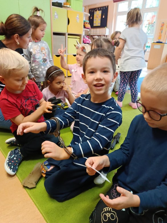 Spotkanie z Policjantem: Bezpieczna Droga Do Przedszkola - Zdjęcie 71