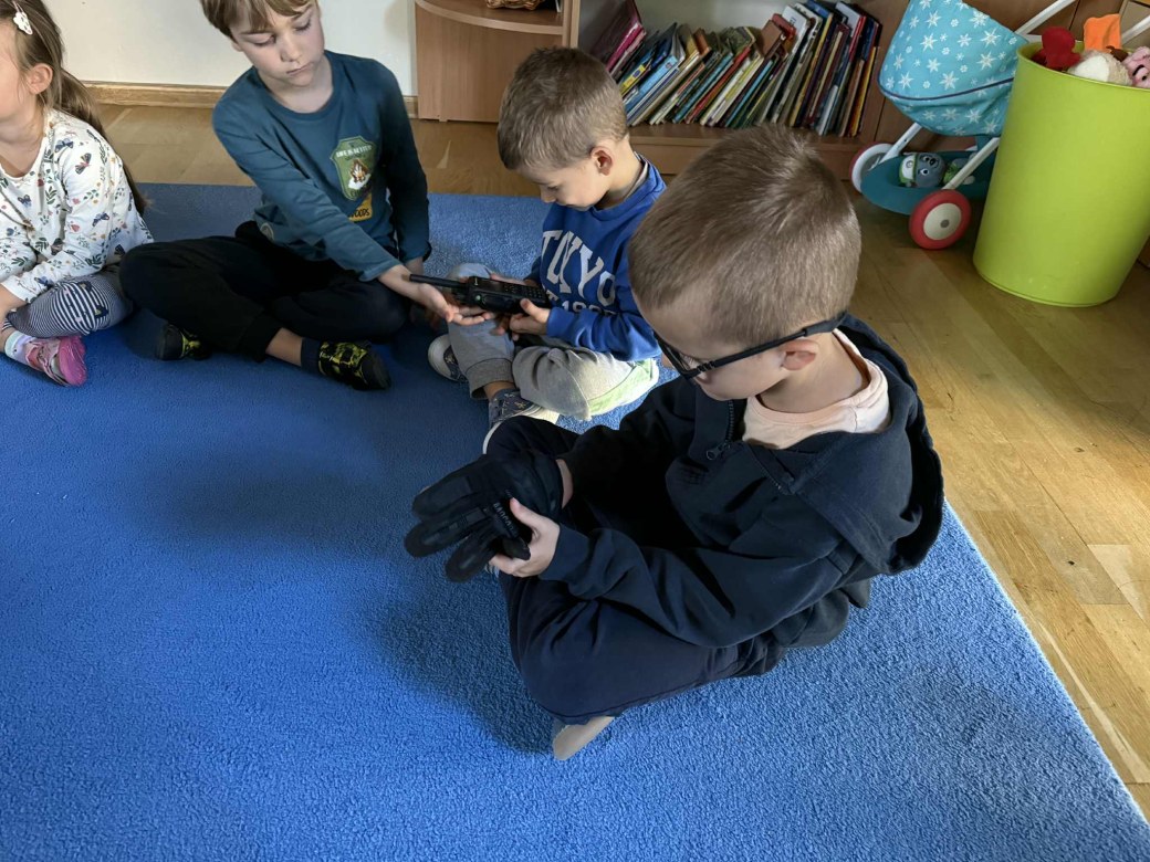 Spotkanie z Policjantem: Bezpieczna Droga Do Przedszkola - Zdjęcie 73