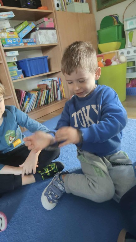 Spotkanie z Policjantem: Bezpieczna Droga Do Przedszkola - Zdjęcie 25