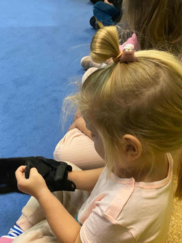 Spotkanie z Policjantem: Bezpieczna Droga Do Przedszkola - Zdjęcie 24