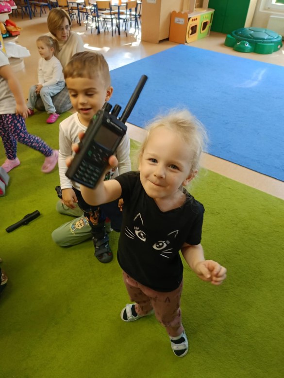 Spotkanie z Policjantem: Bezpieczna Droga Do Przedszkola - Zdjęcie 38