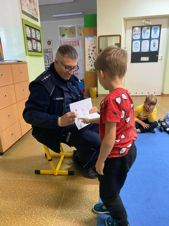 Spotkanie z Policjantem: Bezpieczna Droga Do Przedszkola - Zdjęcie 59