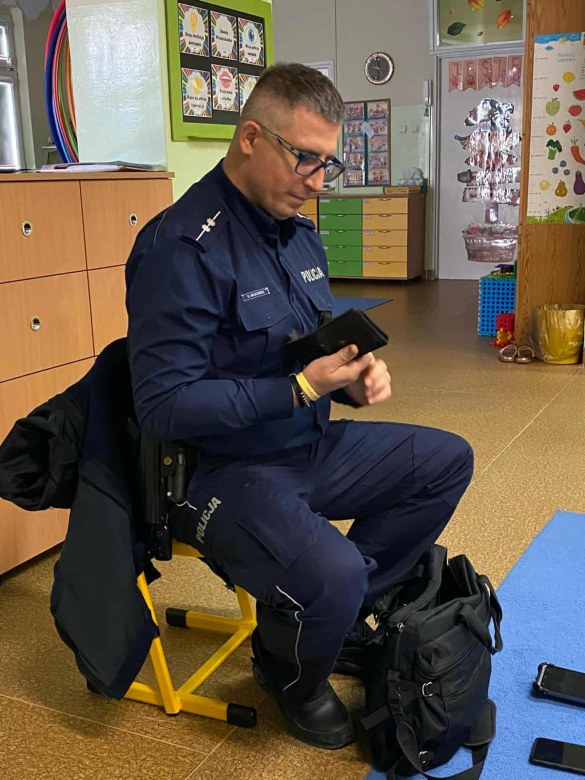 Spotkanie z Policjantem: Bezpieczna Droga Do Przedszkola - Zdjęcie 64