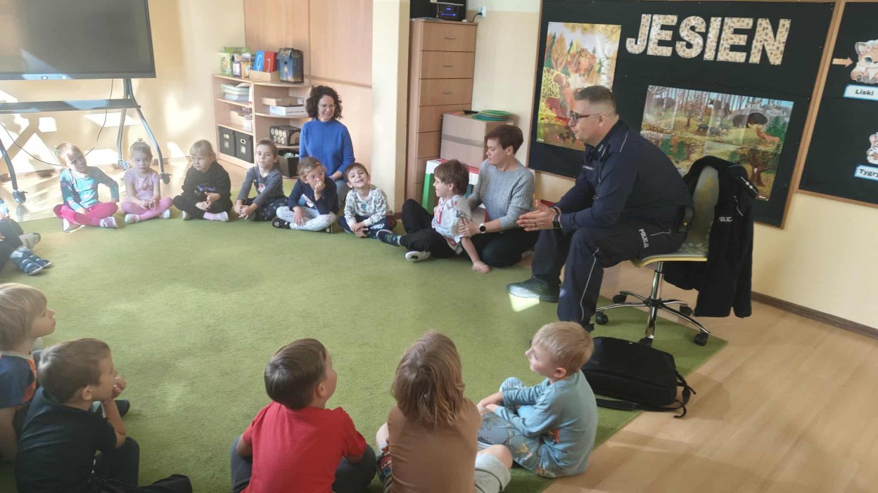 Spotkanie z Policjantem: Bezpieczna Droga Do Przedszkola - Zdjęcie 63