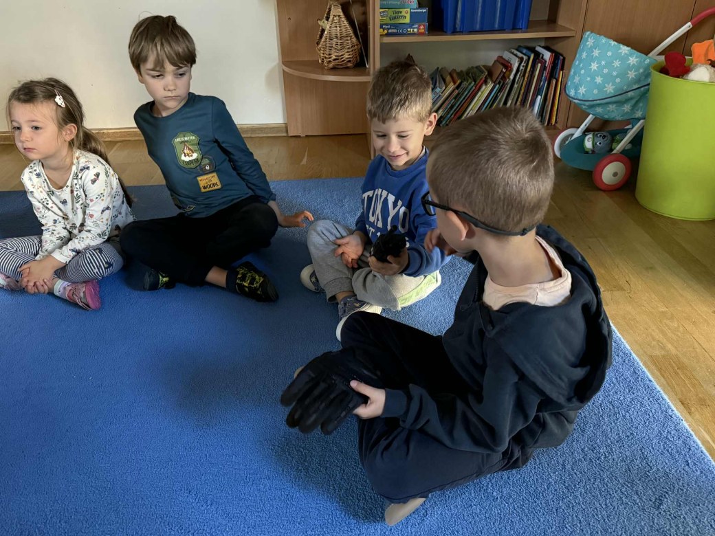 Spotkanie z Policjantem: Bezpieczna Droga Do Przedszkola - Zdjęcie 75