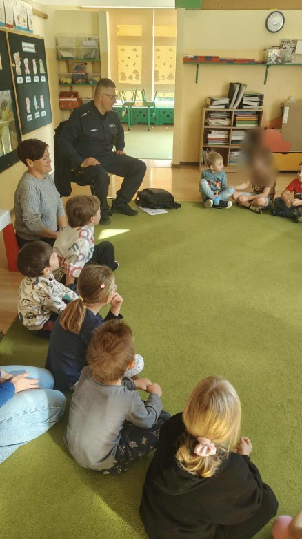 Spotkanie z Policjantem: Bezpieczna Droga Do Przedszkola - Zdjęcie 77