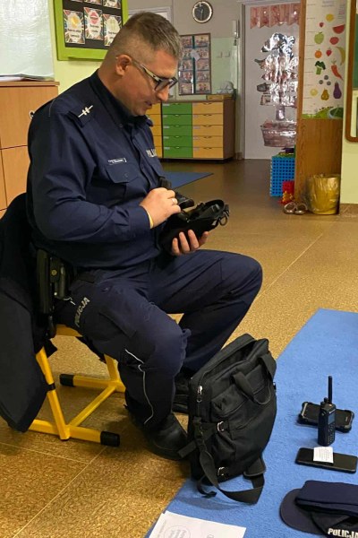 Spotkanie z Policjantem: Bezpieczna Droga Do Przedszkola