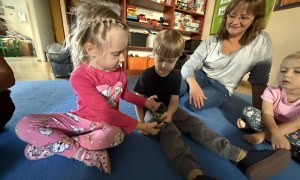 Spotkanie z Policjantem: Bezpieczna Droga Do Przedszkola - Zdjęcie 9