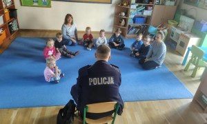 Spotkanie z Policjantem: Bezpieczna Droga Do Przedszkola - Zdjęcie 34