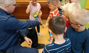 Spotkanie z Policjantem: Bezpieczna Droga Do Przedszkola - Zdjęcie 56