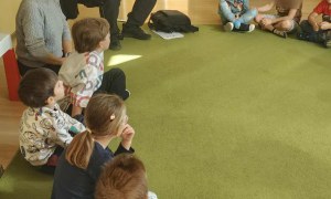 Spotkanie z Policjantem: Bezpieczna Droga Do Przedszkola - Zdjęcie 77