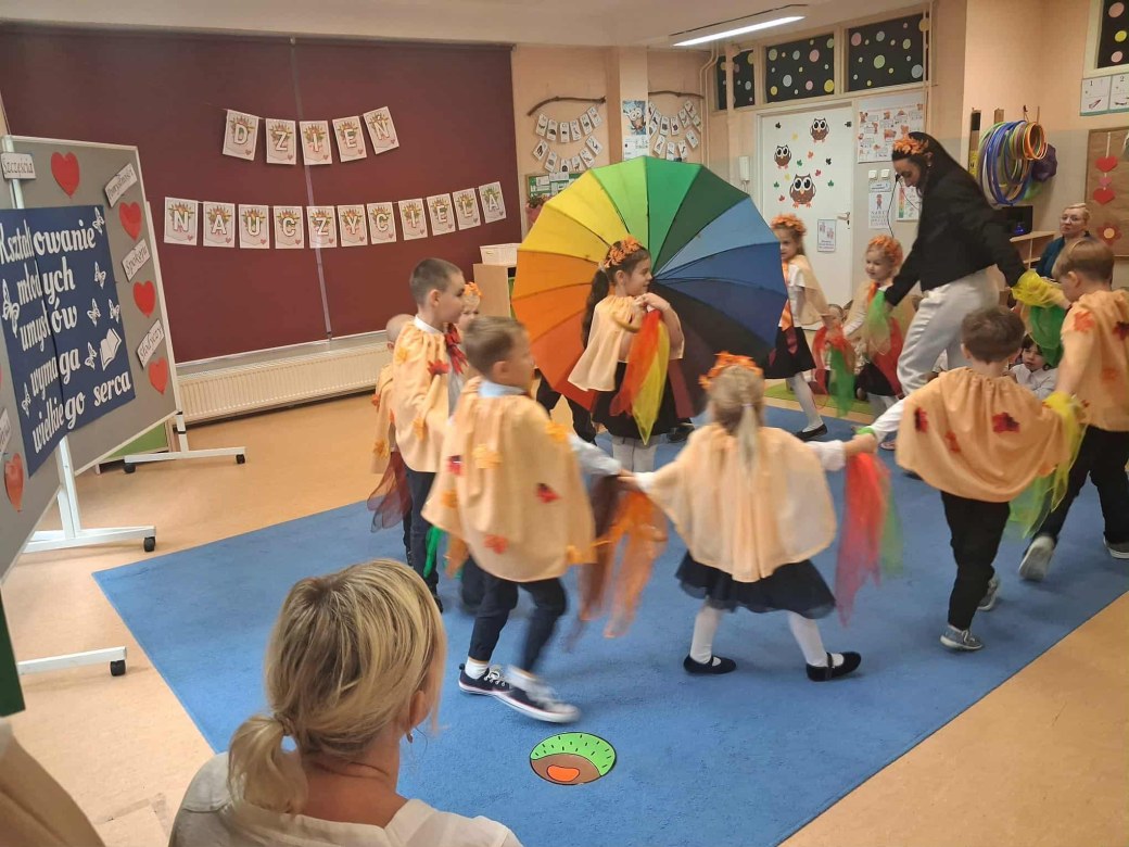 Akademia z okazji Dnia Edukacji Narodowej - Zdjęcie 8