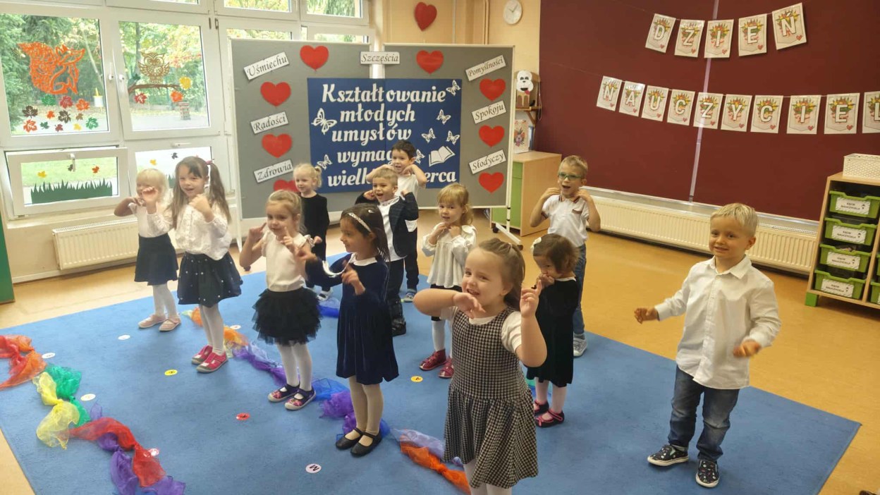 Akademia z okazji Dnia Edukacji Narodowej - Zdjęcie 12