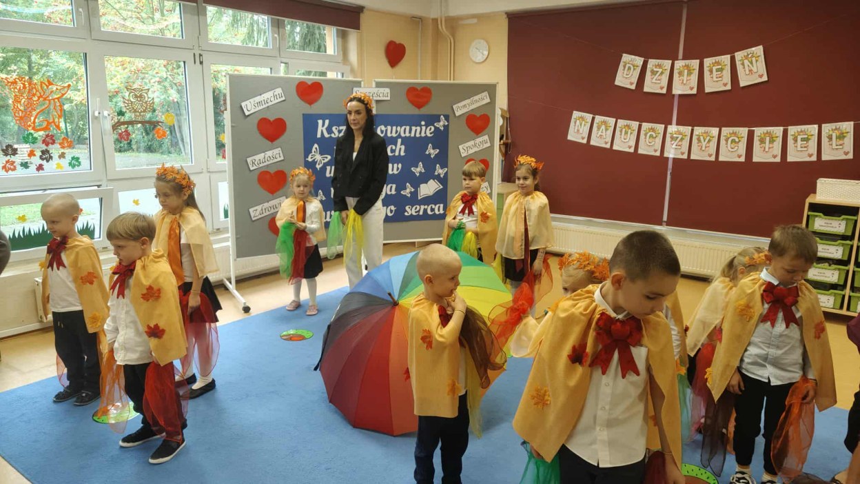 Akademia z okazji Dnia Edukacji Narodowej - Zdjęcie 14