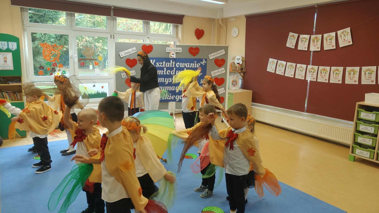 Akademia z okazji Dnia Edukacji Narodowej - Zdjęcie 53