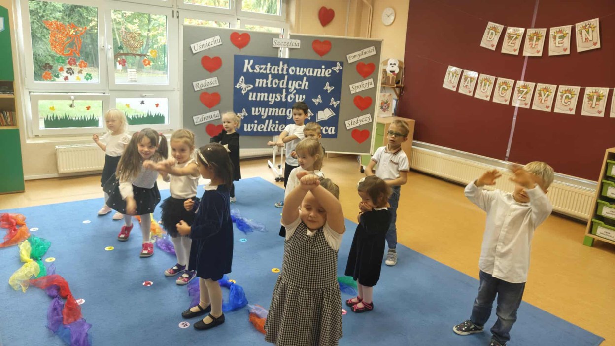 Akademia z okazji Dnia Edukacji Narodowej - Zdjęcie 45