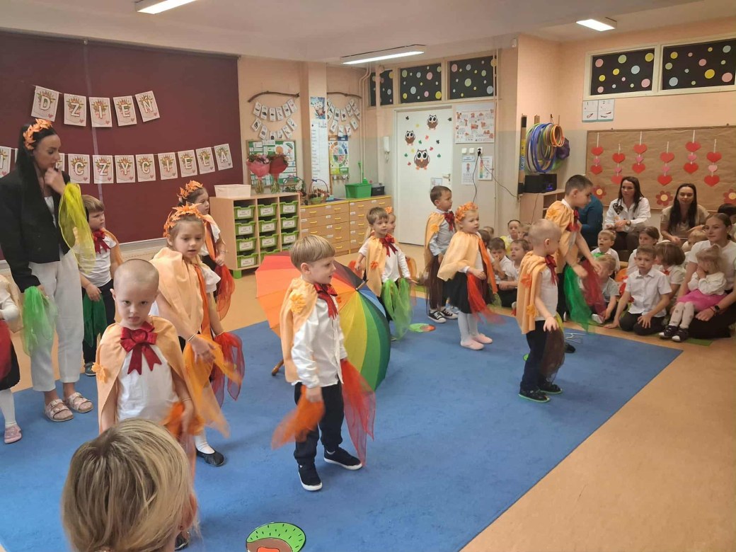 Akademia z okazji Dnia Edukacji Narodowej - Zdjęcie 15