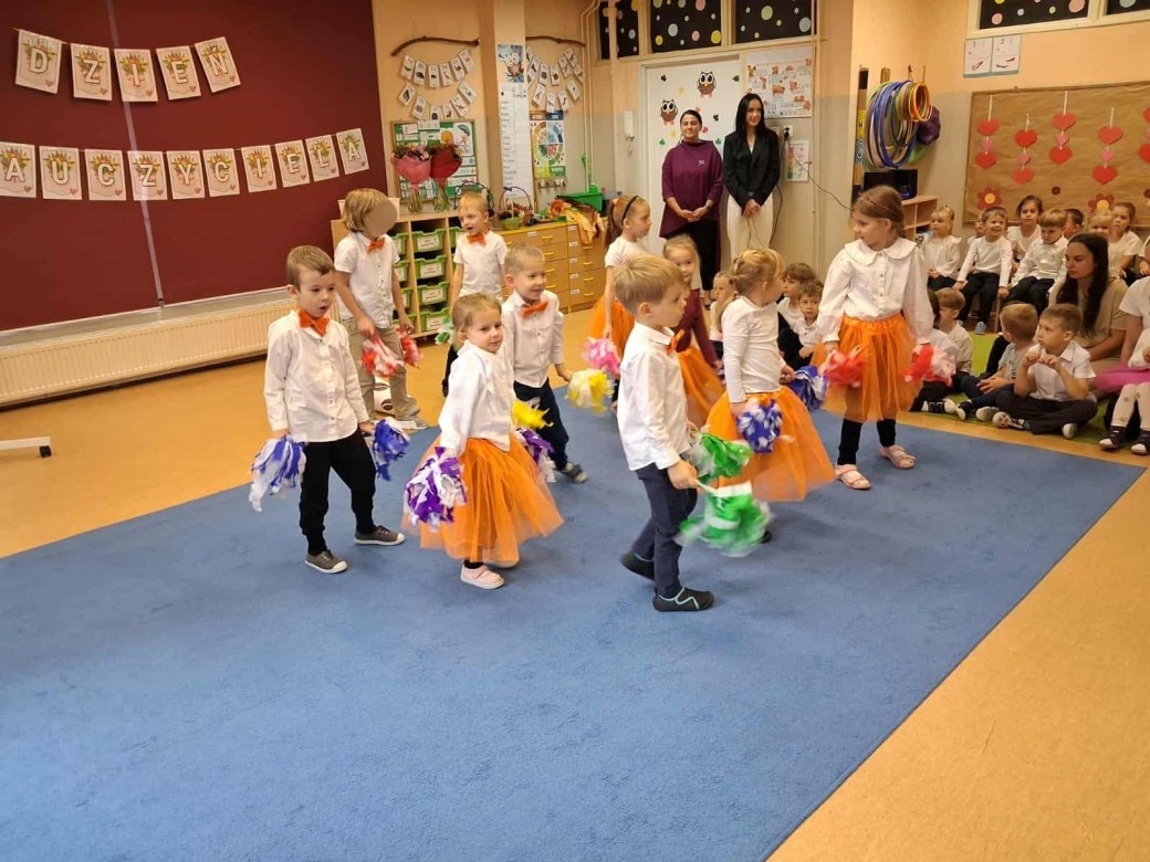 Akademia z okazji Dnia Edukacji Narodowej - Zdjęcie 17