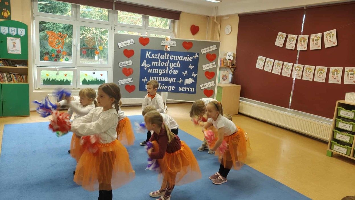 Akademia z okazji Dnia Edukacji Narodowej - Zdjęcie 39