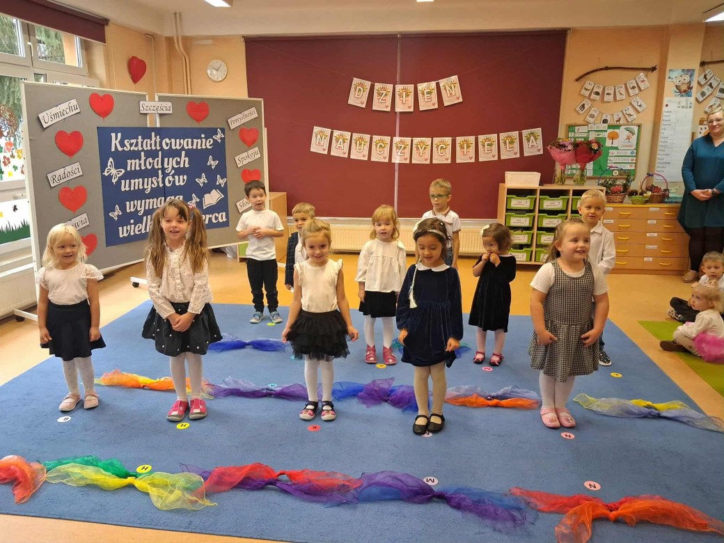 Akademia z okazji Dnia Edukacji Narodowej - Zdjęcie 47