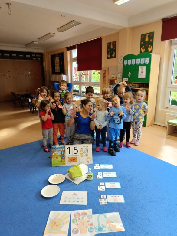 Światowy Dzień Mycia Rąk w grupie Sówki - Zdjęcie 7