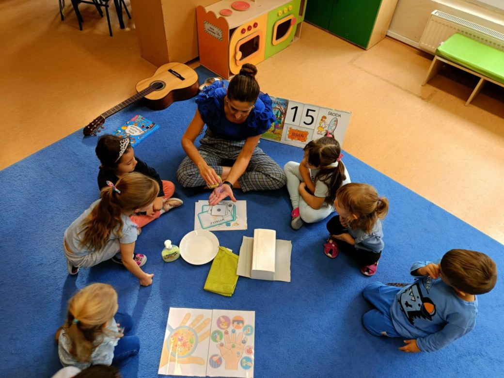 Światowy Dzień Mycia Rąk w grupie Sówki - Zdjęcie 10