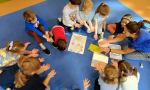 Światowy Dzień Mycia Rąk w grupie Sówki - Zdjęcie 11