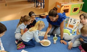 Światowy Dzień Mycia Rąk w grupie Sówki - Zdjęcie 12