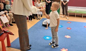 Pasowanie na Przedszkolaka: Sówki 2025 - Zdjęcie 25