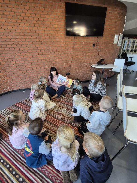 Sówki: Warsztaty w bibliotece - Zdjęcie 96