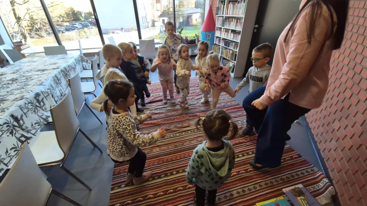 Sówki: Warsztaty w bibliotece - Zdjęcie 11