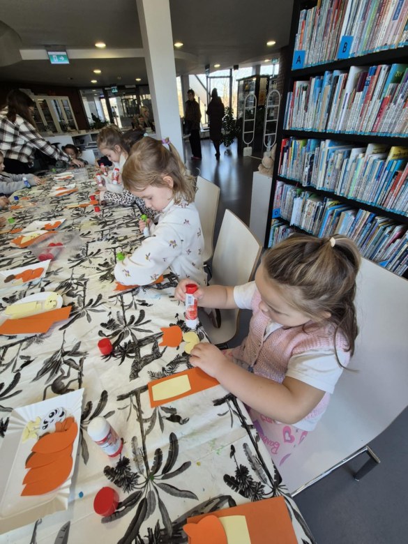 Sówki: Warsztaty w bibliotece - Zdjęcie 24